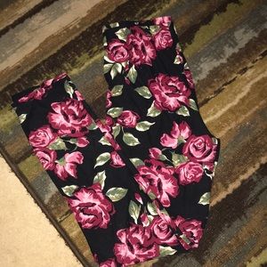 Comfortable leggings. Never worn. Not tages.